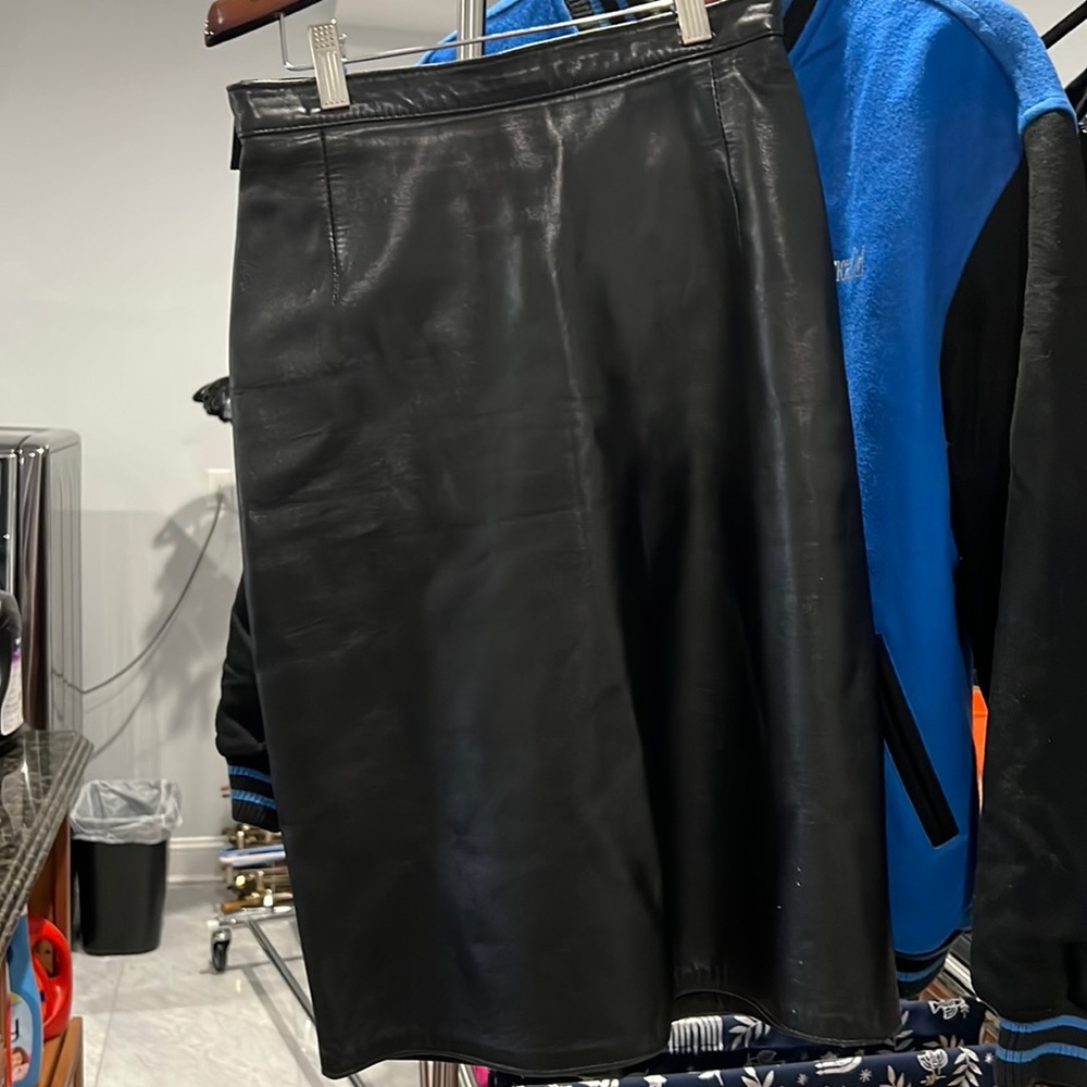 Ladies 100% Leather skirt